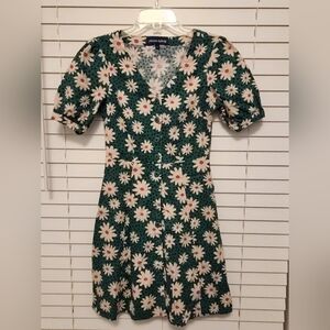 Princess Highway Floral Green Linen Dress With Daisy's. Size 6 Cottagecore!